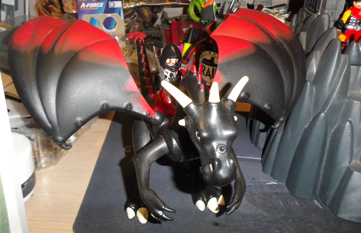 Rare: Lot Playmobil " Le château du Dragon + armée + grand dragon "- guerriers vue 2