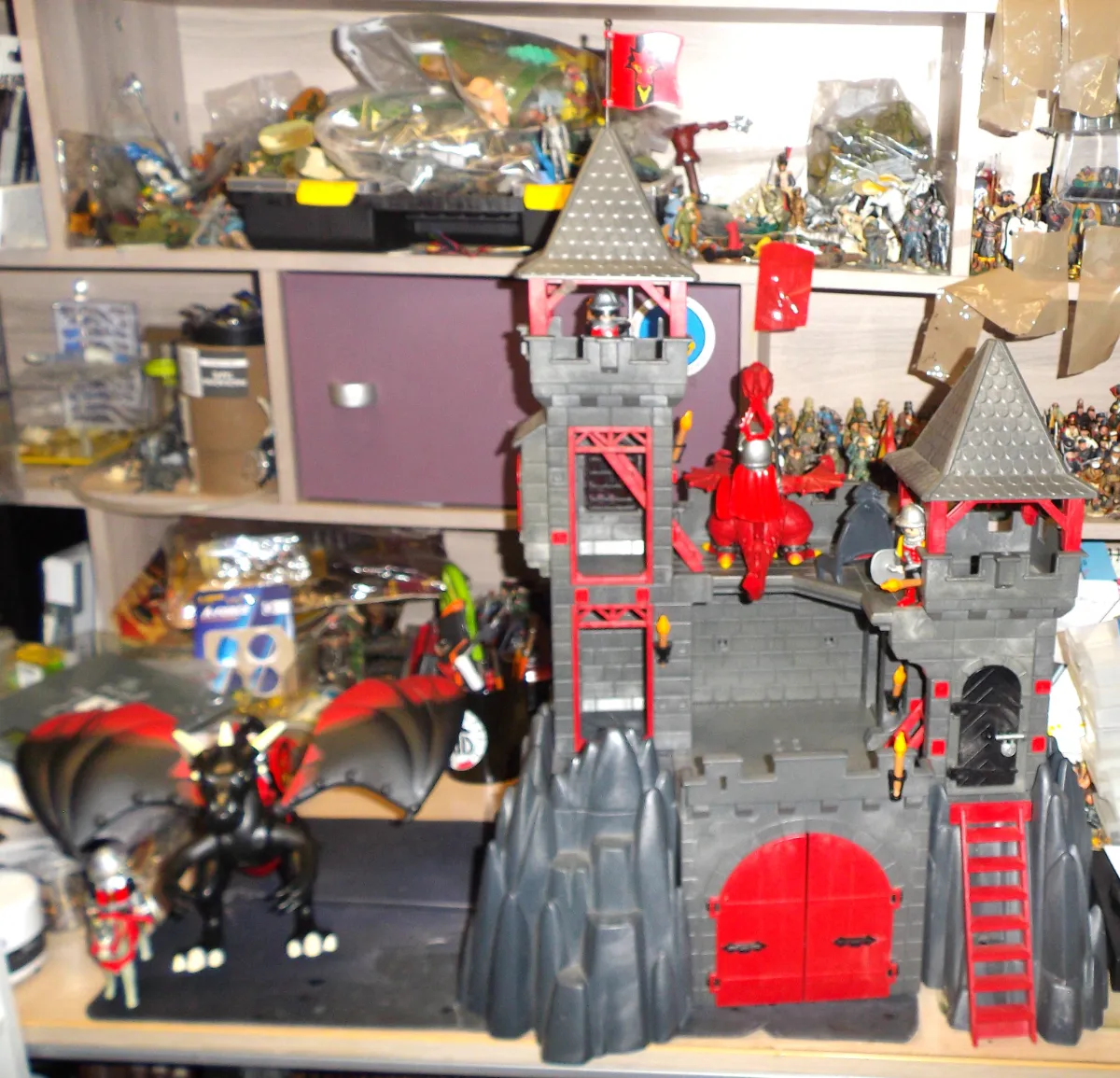 Rare: Lot Playmobil " Le château du Dragon + armée + grand dragon "- guerriers vue 7