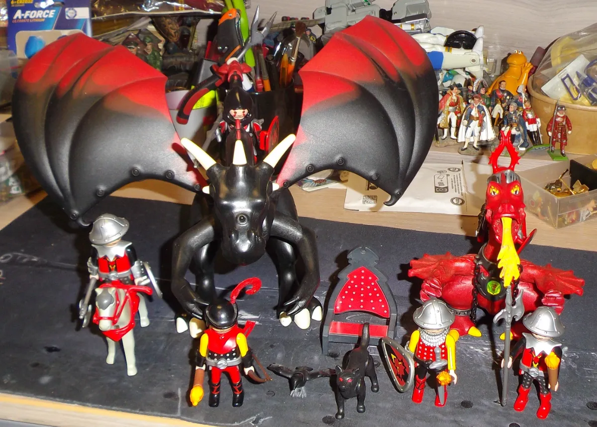 Rare: Lot Playmobil " Le château du Dragon + armée + grand dragon "- guerriers vue 12