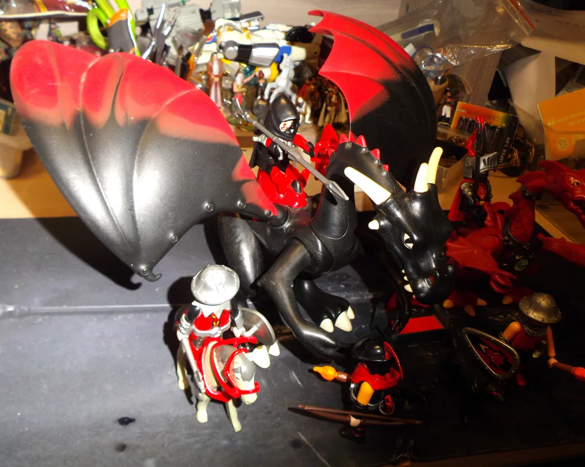 Rare: Lot Playmobil " Le château du Dragon + armée + grand dragon "- guerriers vue 14